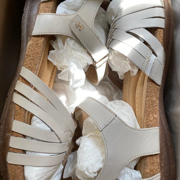 Clarks Sandals W9 | Roseville Cove | White Leather - Picture 3 of 9